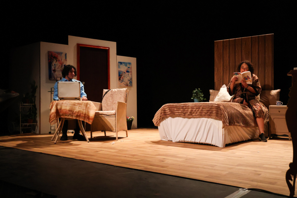 Comedia de alcoba: risas y reproches en el amor cotidiano